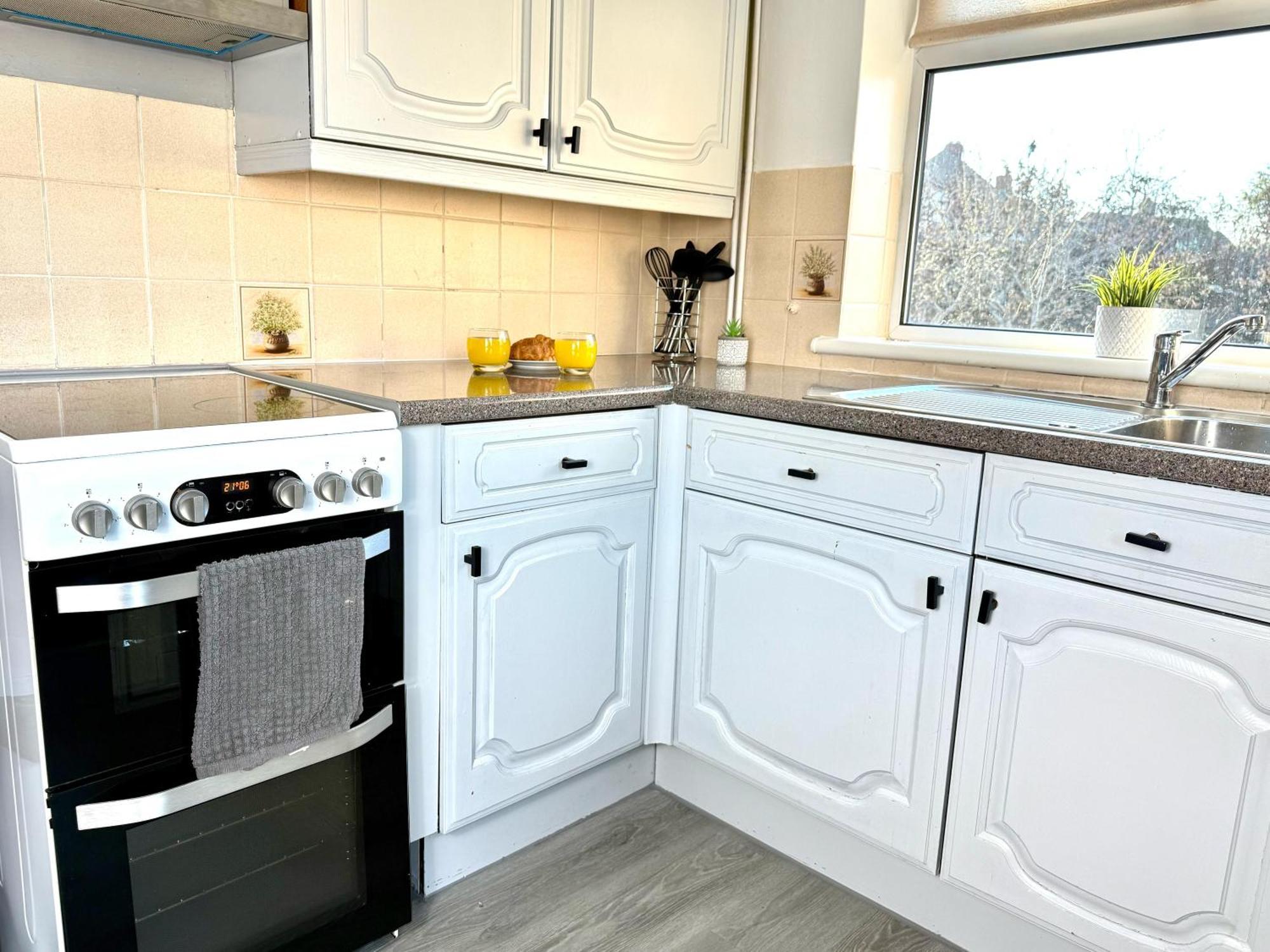 קידלינגטון Stylish 3-Bedroom House With Garden & Free Parking'S, Prime Location With Private Garden מראה חיצוני תמונה