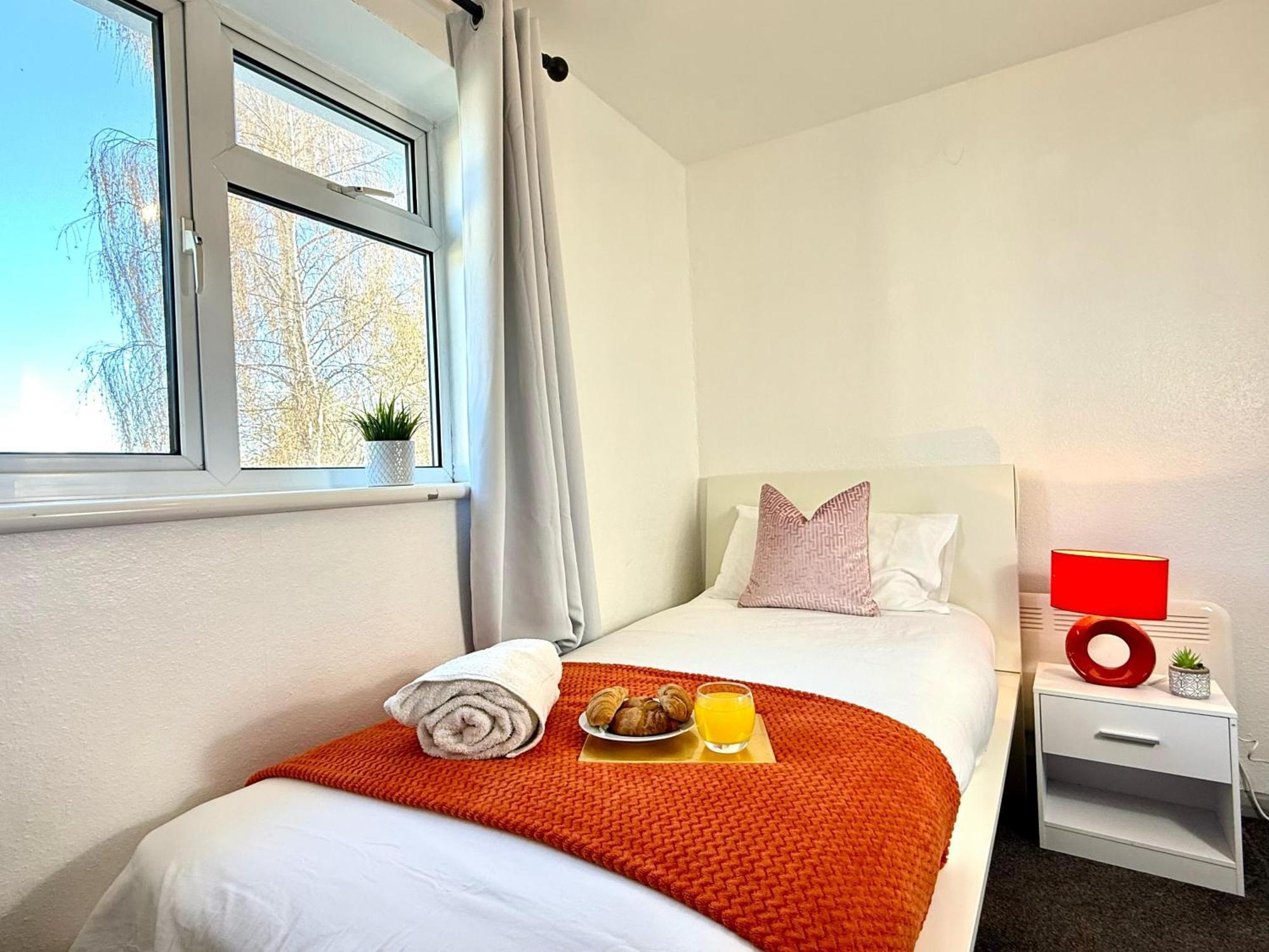 קידלינגטון Stylish 3-Bedroom House With Garden & Free Parking'S, Prime Location With Private Garden מראה חיצוני תמונה