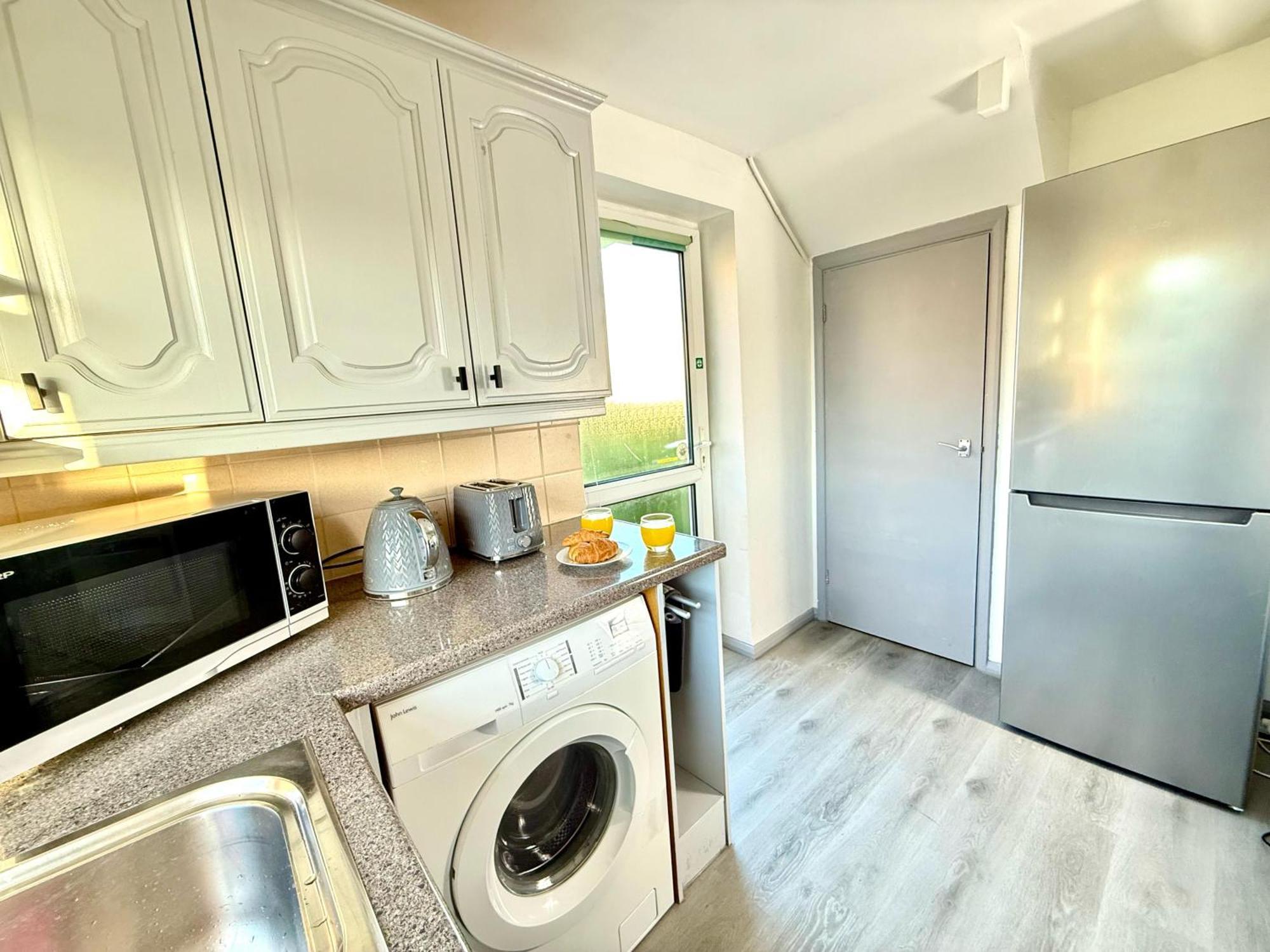 קידלינגטון Stylish 3-Bedroom House With Garden & Free Parking'S, Prime Location With Private Garden מראה חיצוני תמונה